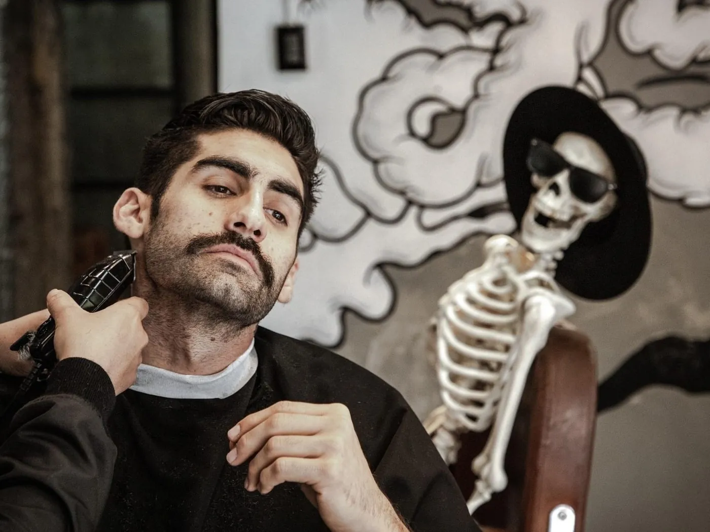 Perfilado de la línea de barba en La Logia Roma